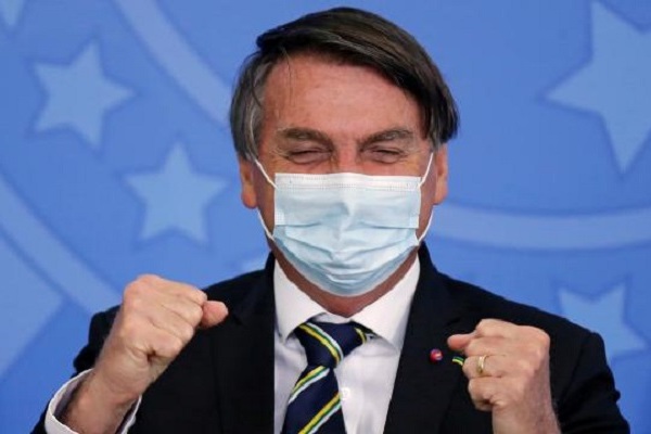 Бразилия находится на третьем месте в мире по заболеваемости и на втором - по смертности, a Болсонару заявляет о победе над коронавирусом
