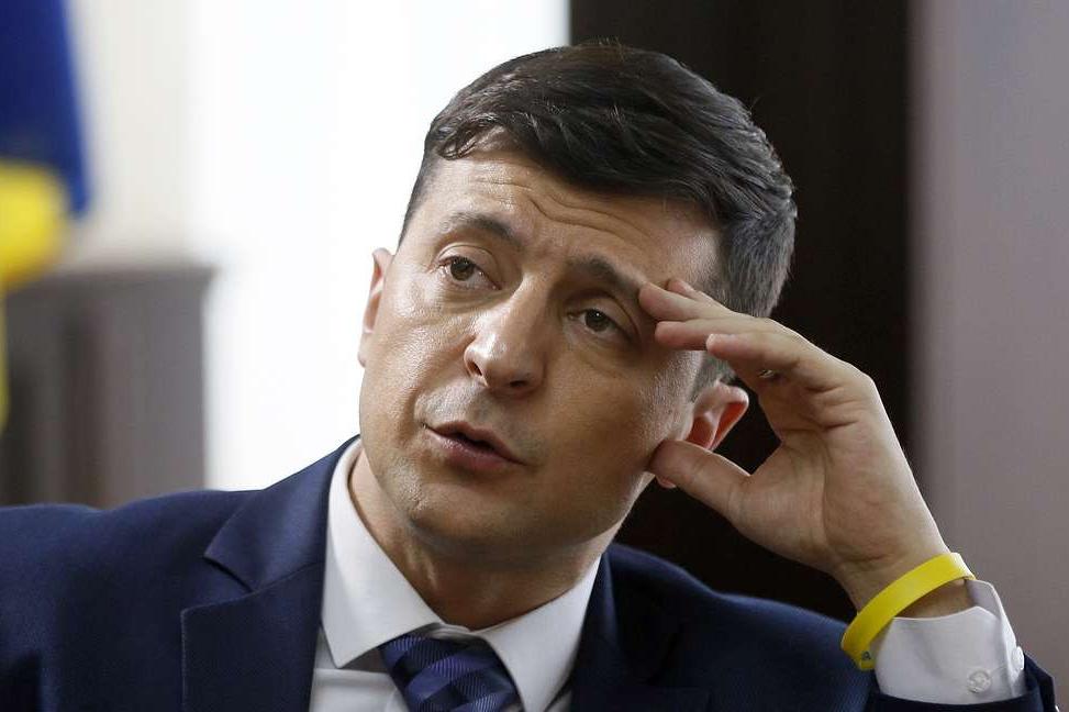 Кандидат в президенты Украины и комик Владимир Зеленский объявил, что против него готовят уголовные дела
