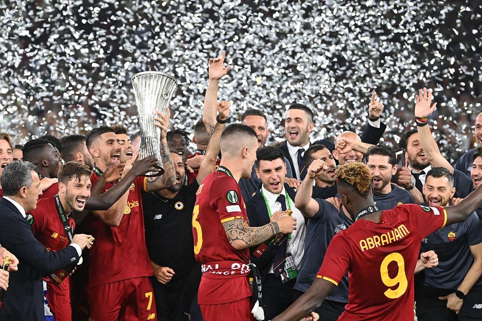 Генрих Мхитарян во второй раз стал обладателем еврокубка: «Рома» стала первой в истории командой, выигравшей Кубок Лиги конференций