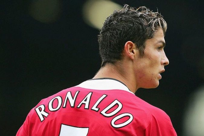 Криштиану Роналду возвращается в «Манчестер Юнайтед», где 18 лет назад начинал взрослую карьеру