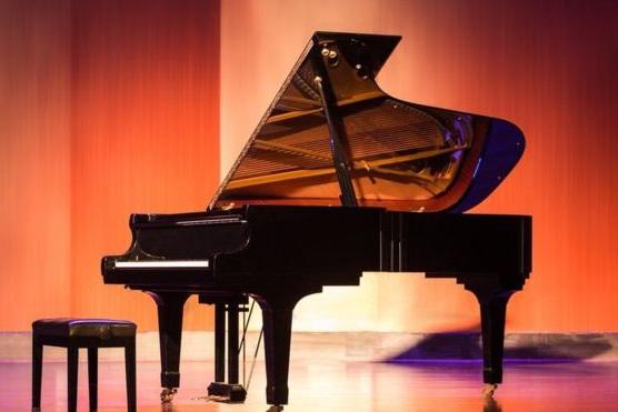 Не подлежит восстановлению: грузчики разбили уникальный рояль, принадлежащий всемирно известной пианистке-виртуозу Анджеле Хьюитт