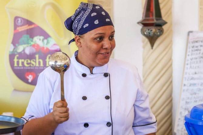75 часов: шеф-повар из Кении установила мировой рекорд по беспрерывному приготовлению еды