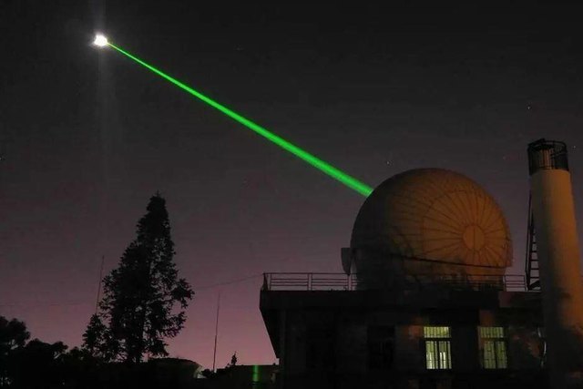 Астрономы осуществили давнюю задумку и отразили лазерный луч от спутника Луны обратно на Землю