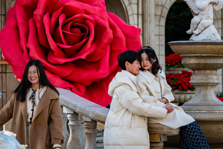 Китайских студентов отправили на каникулы с особым заданием –  отправиться на поиски любви