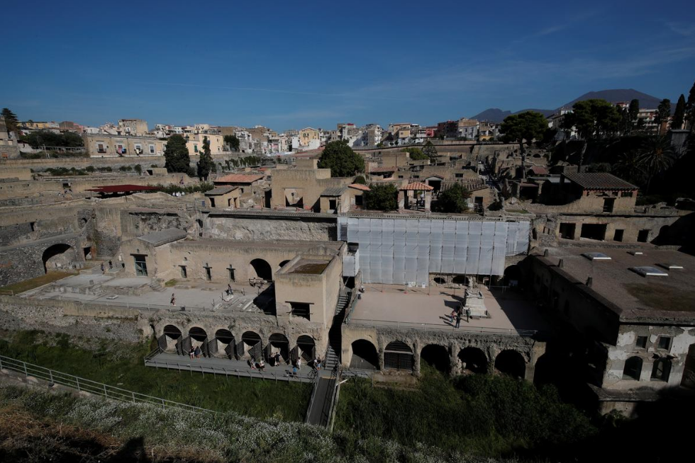 Уничтоженный Везувием город вернул свою главную достопримечательность: в Помпеях открылся Двухсотлетний дом, реставрация которого велась с 1983 года