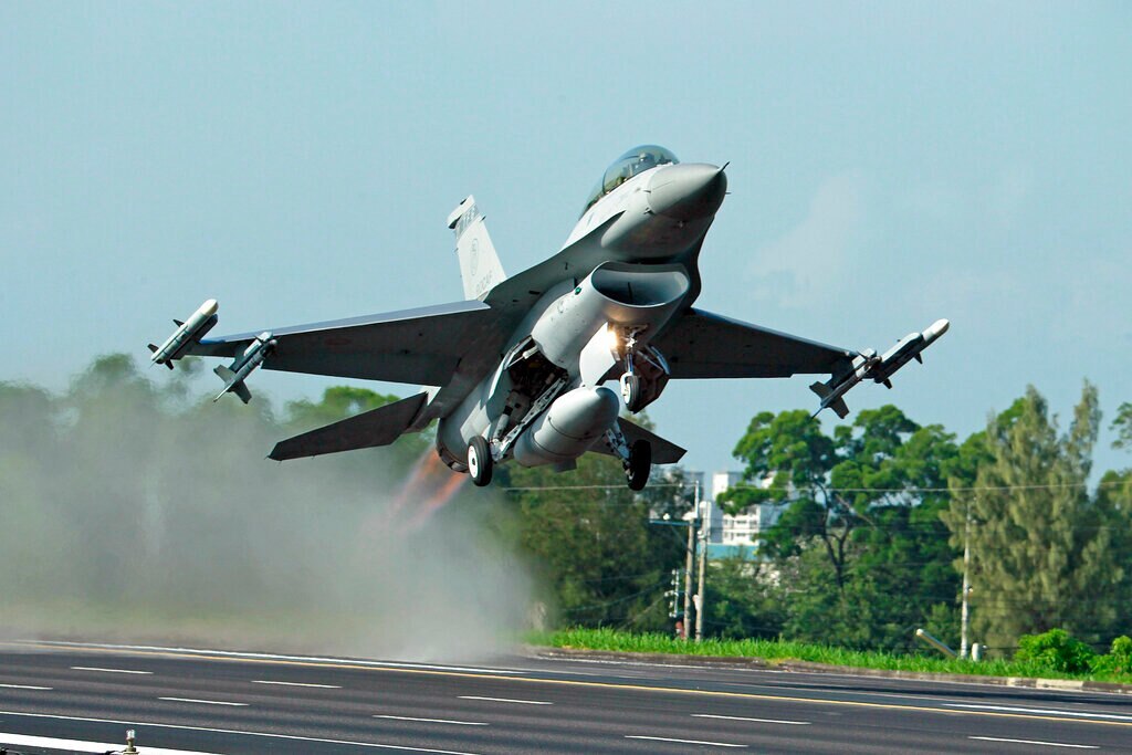 Конгресс США заблокирует любую попытку продажи Турции истребителей F-16