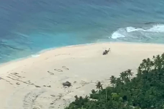 В Тихом океане удалось спасти трех человек c необитаемого острова благодаря надписи SOS на берегу