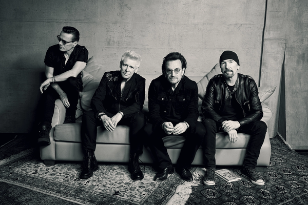 Рок-группа U2 выпустила альбом «Songs of Surrender» с перезаписанными версиями известных песен