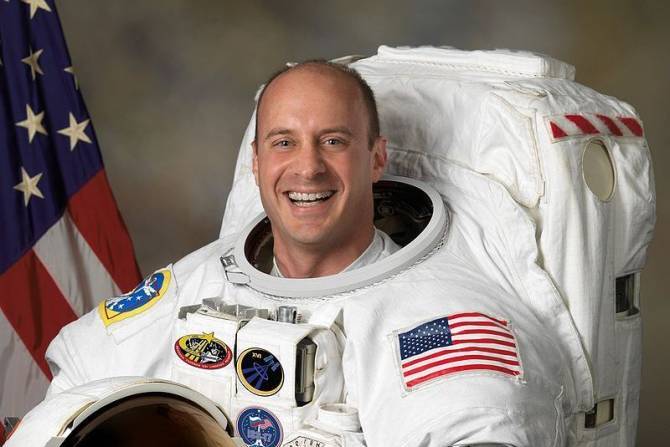 Известный американский астронавт отказался от участия в проходящем в Азербайджане Международном астрономическом конгрессе
