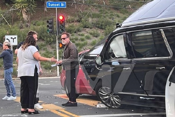 Арнольд Шварценеггер попал в серьезную автомобильную аварию в Лос-Анджелесе