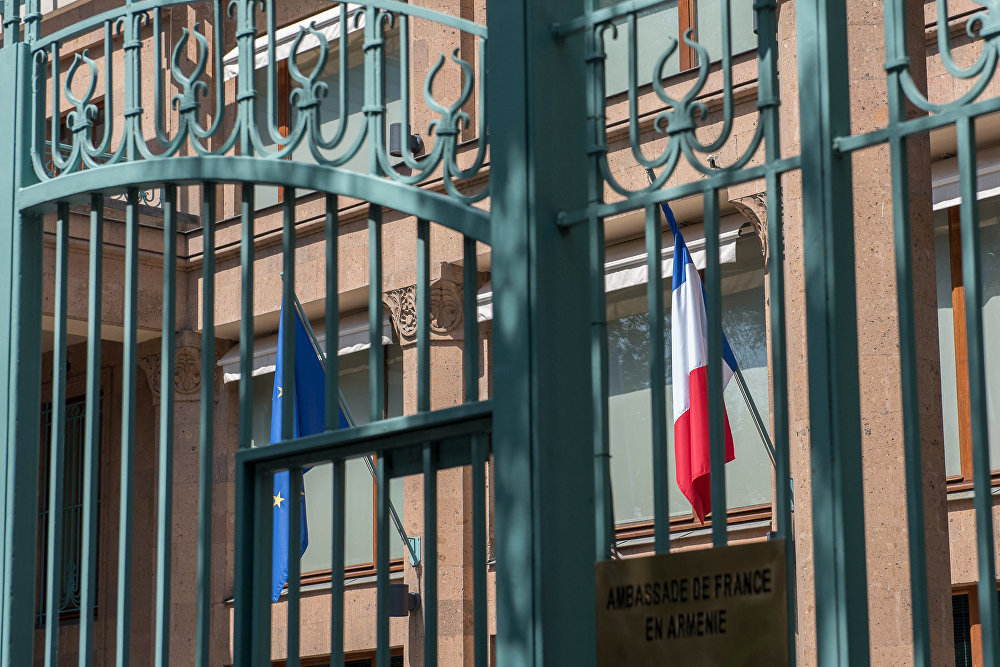 Посольство Франции опубликовало рекомендации для своих граждан, находящихся в Армении