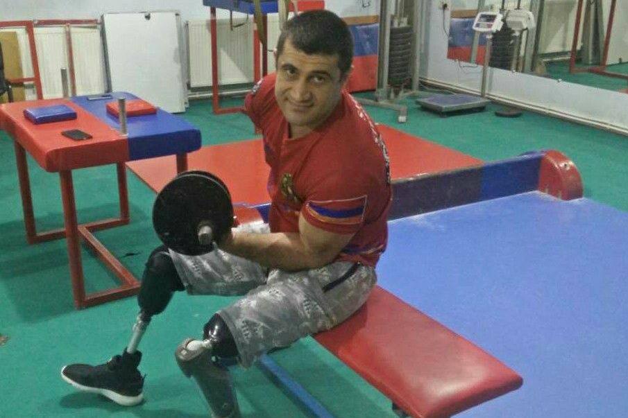 Армянский спортсмен без ног стал чемпионом мира по армрестлингу