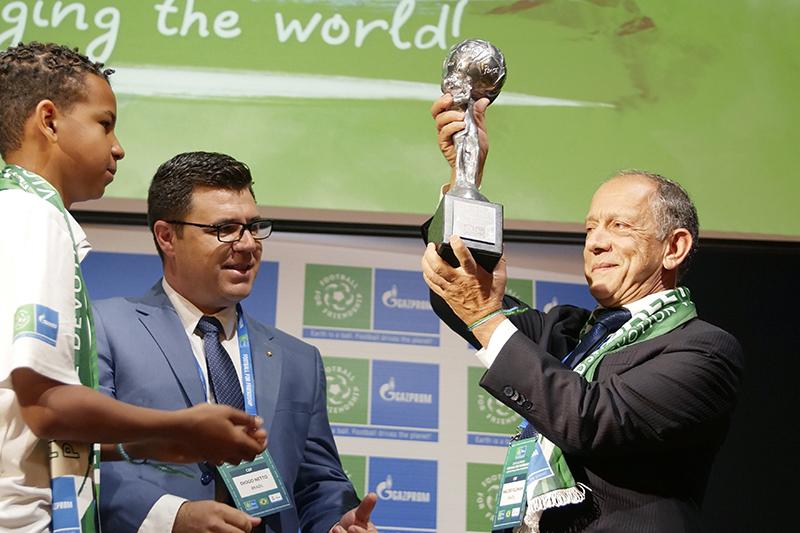 Национальная Сборная Бразилии по футболу получила Кубок «Девяти ценностей»
