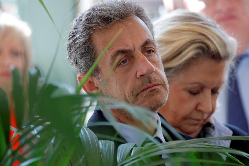 Экс-президент Франции Николя Саркози Саркози предстанет перед судом по делу о коррупции