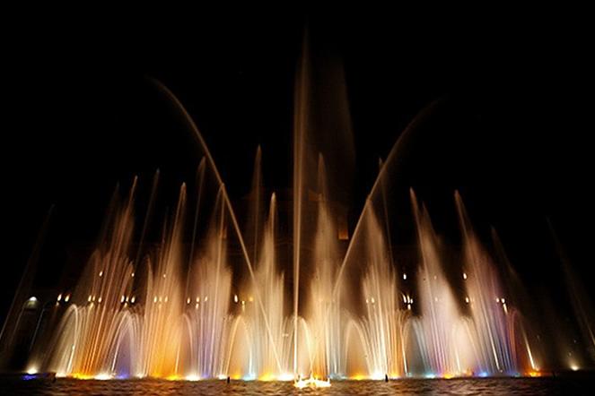 В графике работы фонтанов на главной площади Армении произойдут изменения