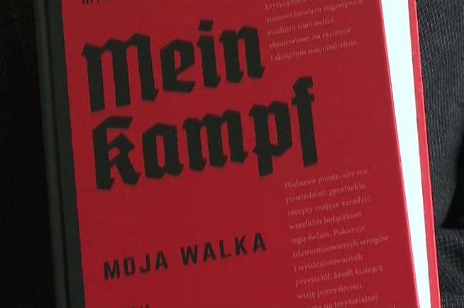 «Историки должны изучить то, что написал Гитлер»: в Польше издали «Майн кампф»