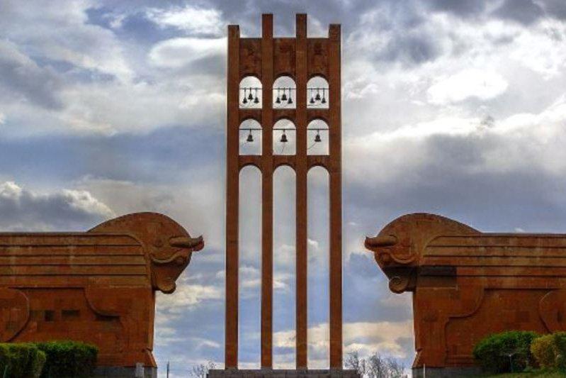Армения и мировое армянство сегодня празднуют 101-летие Первой Республики