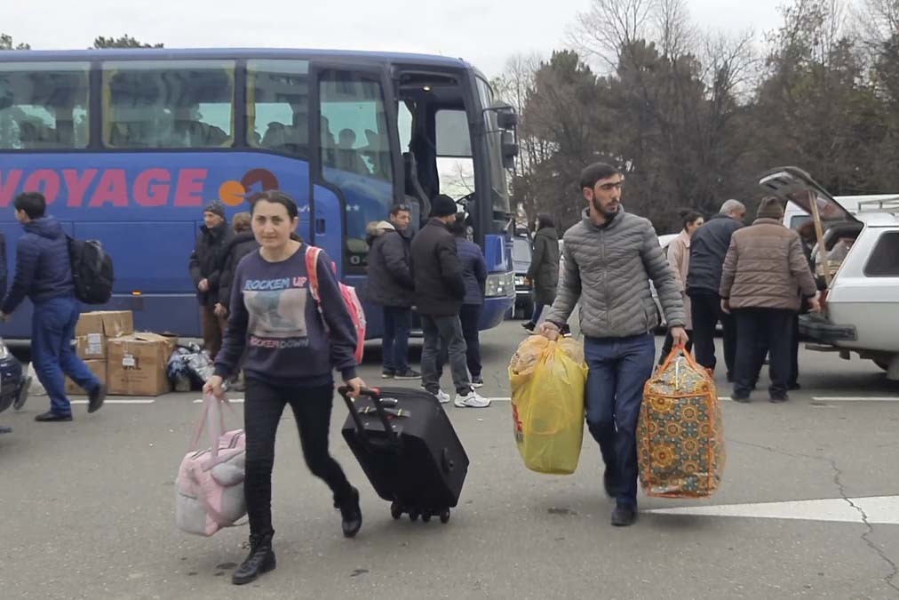 Почти 1700 беженцев за текущие сутки вернулись в Степанакерт