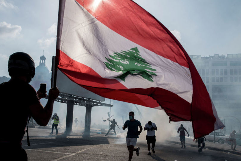 На фоне протестов: Правительство Ливана ушло в отставку 