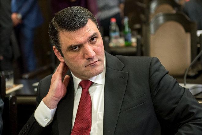 Бывший генпрокурор Армении Костанян не планирует возвращаться в страну до конца года