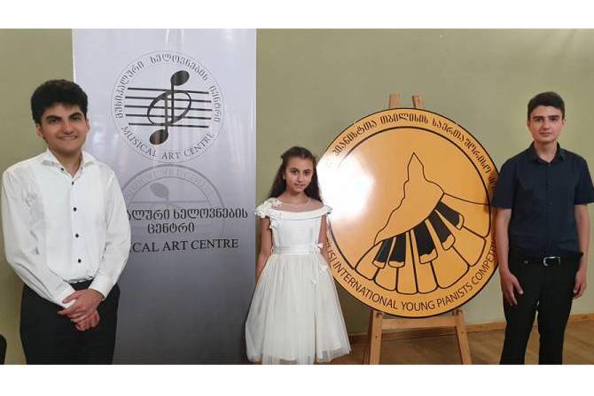 Ученики ереванских музыкальных школ стали победителями международного конкурса юных пианистов