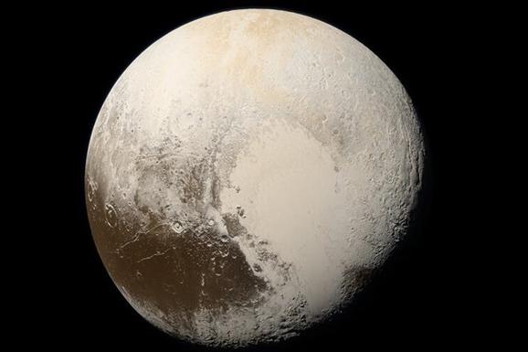 Ученые пришли к выводу, что под поверхностью Плутона может располагаться жидкий океан