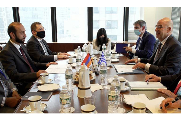Главы МИД Армении и Греции обсудили повестку двусторонних отношений