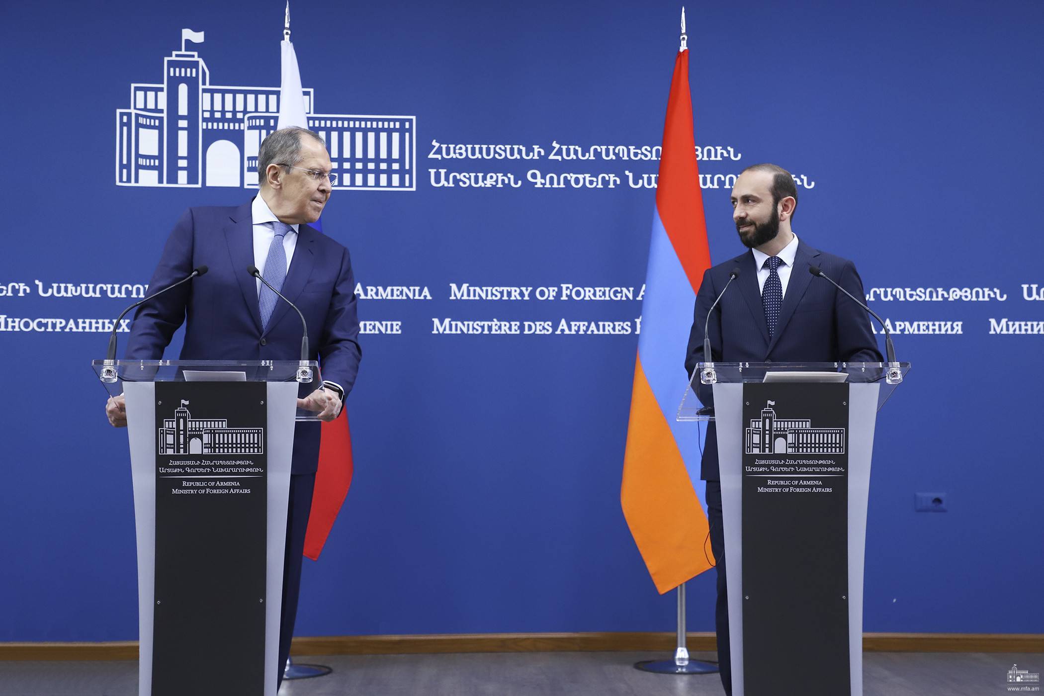 Лавров: РФ готова предоставить картографический материал для делимитации границ между Арменией и Азербайджаном