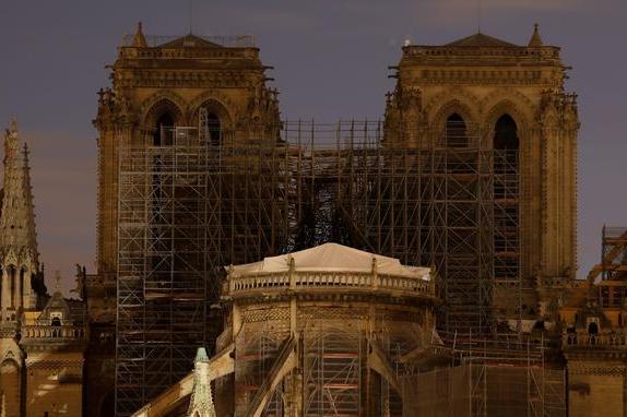 Нотр-Дам-де-Пари предложили восстановить с помощью 3D-принтера