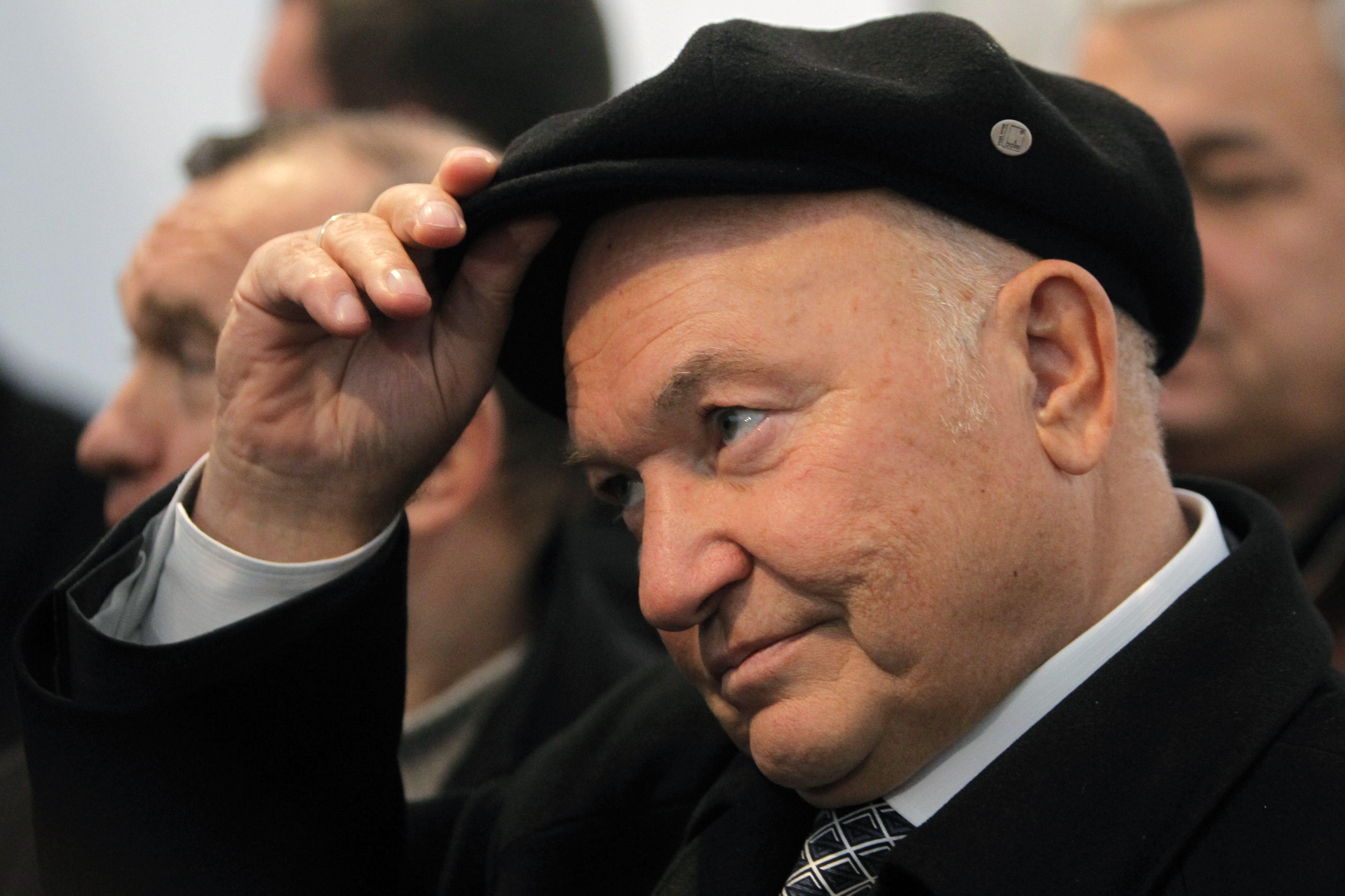 Лужков объяснил, почему решил строить храм Христа Спасителя на проклятом месте