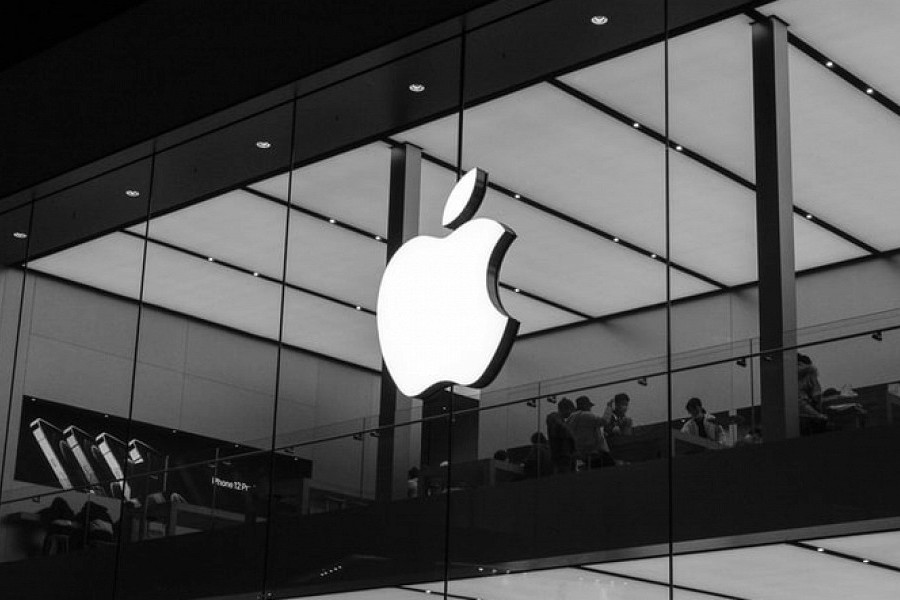 Корпорация Apple устранила уязвимость, позволявшую шпионской программе Pegasus взламывать айфоны