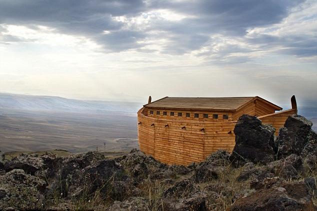 Ученые из США нашли у горы Арарат останки Ноева ковчега
