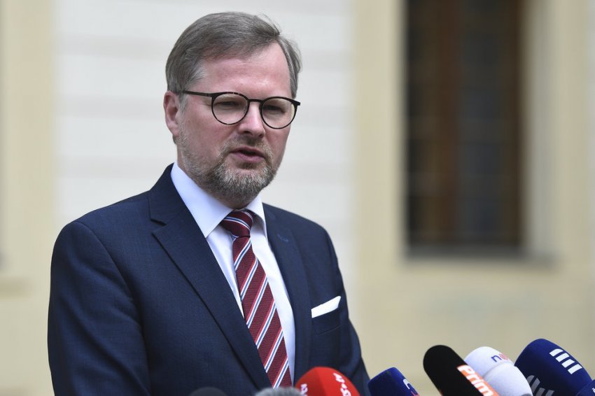 Чешский премьер-министр выругался матом на заседании парламента