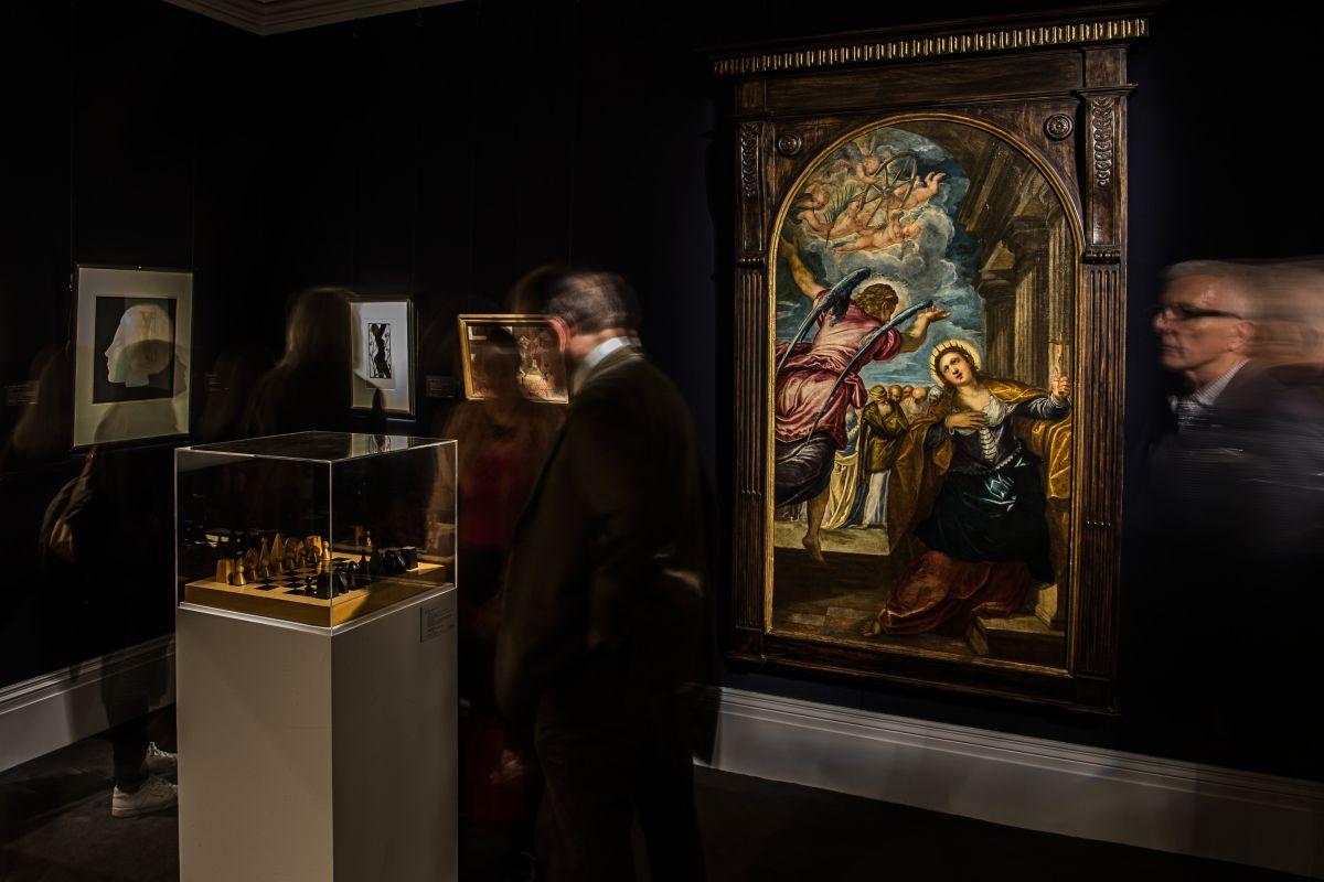200 лет спустя: принадлежавшая Дэвиду Боуи картина Тинторетто, в честь которой музыкант назвал свой музыкальный лейбл, вернулась в Венецию  