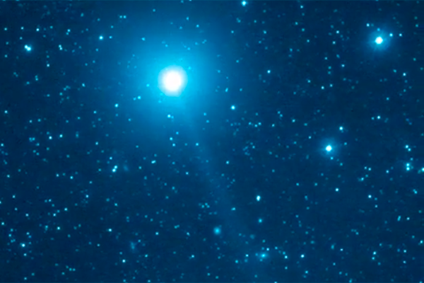 К Земле летит комета Ивамото