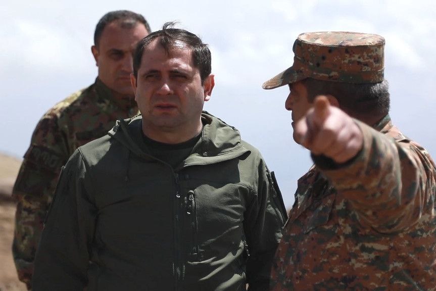 Армянская сторона не видит в настоящее время опасности новой войны. Папикян