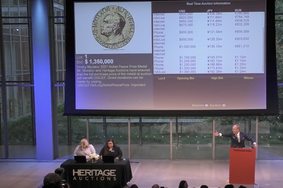 Нобелевская медаль Дмитрия Муратова продана на аукционе за 103,5 миллиона долларов