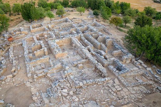 В минойском дворце в центральной части Крита нашли тронный зал и сокровищницу