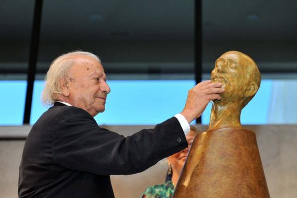 Влюбленный в справедливость и в свободу: скончался французский скульптор армянского происхождения Торос Расткеленян