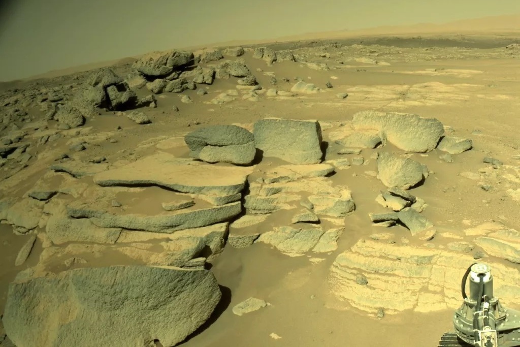 Марсоход Perseverance прислал первые фото восстановления связи с Землей