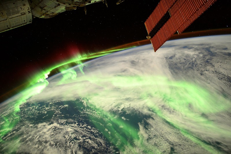 Удивительное фото, сделанное астронавтом: снимок полярного сияния, каким его видно с высоты 400 км над Землей