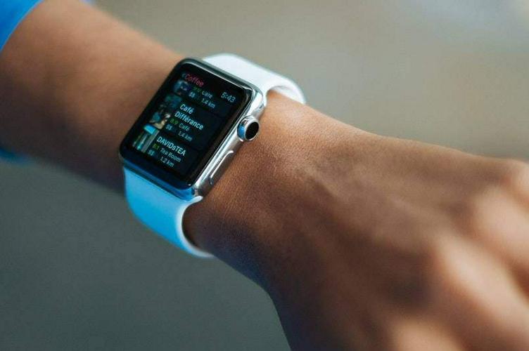 Apple разрабатывает умные часы с поддержкой 5G