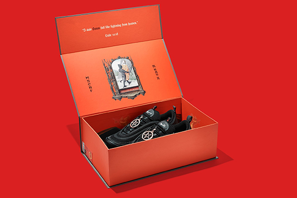 Компания Nike через суд добилась запрета на продажу скандальных «кроссовок Сатаны»