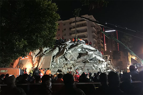Землетрясение в Турции: по последним данным, 25 человек погибли и более 800 пострадали