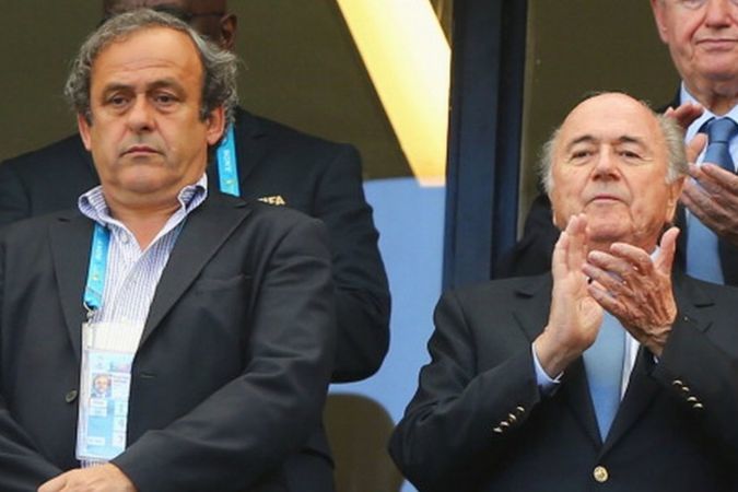 Бывшим руководителям мирового и европейского футбола Зеппу Блаттеру и Мишелю Платини предъявлено обвинение в мошенничестве