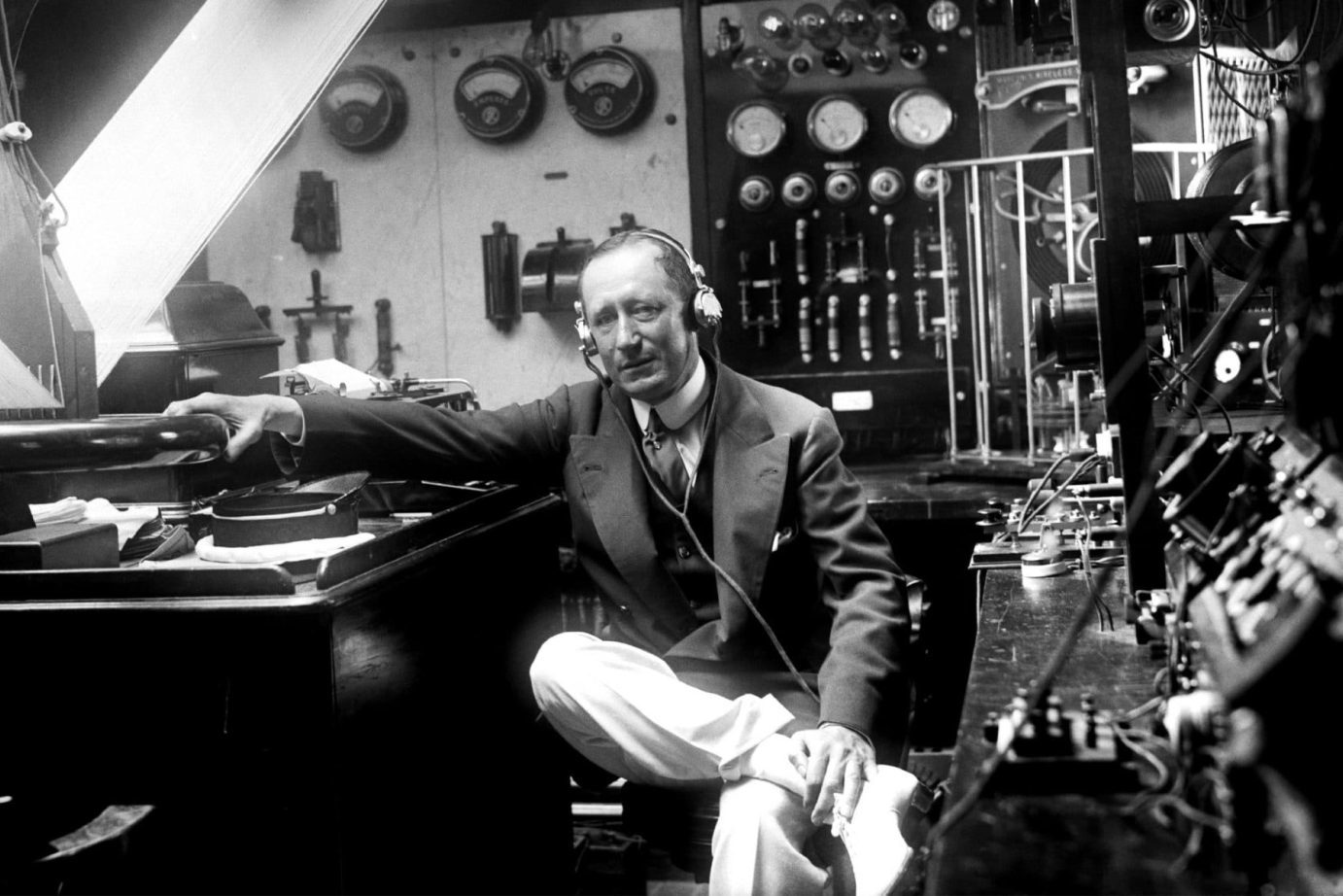 Его изобретения стали фундаментом для развития современного радио и телевидения: Гульельмо Маркони