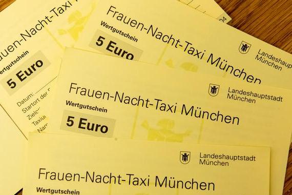 Мюнхен оплатит женщинам такси