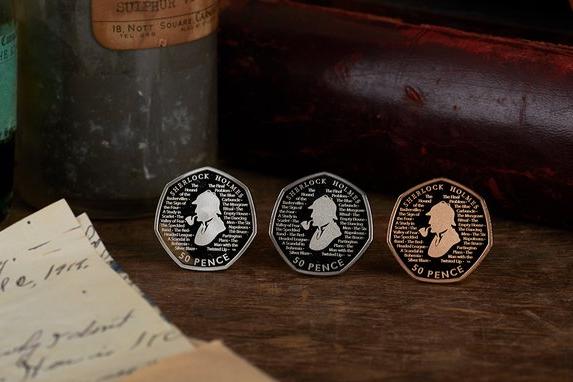 Шерлок Холмс на монете: монетный двор Великобритании выпустил монету в 50 пенсов с изображением самого известного сыщика 