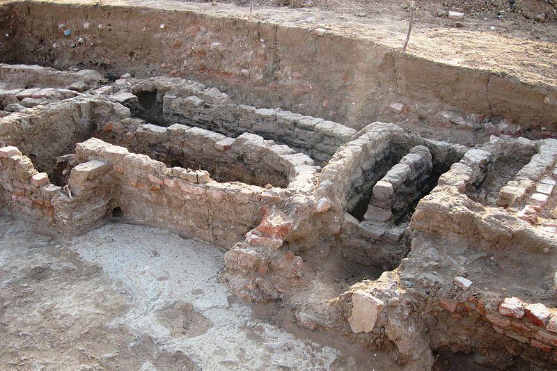 Под Неаполем обнаружена древняя погребальная камера, в которую невозможно проникнуть