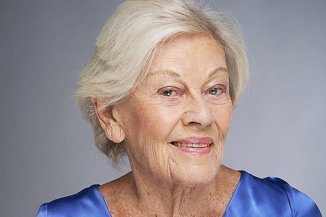 «Вечно молодая» 89-летняя бабушка поделилась секретами красоты